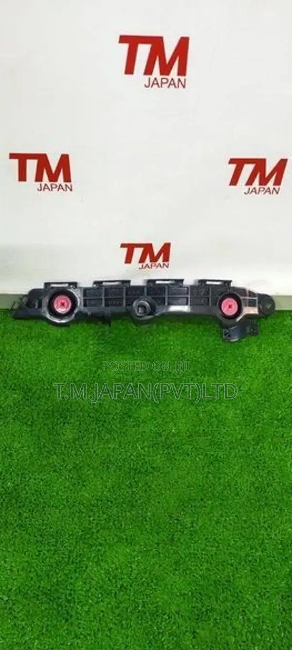 Toyota Raize Bumper Retainer One Side