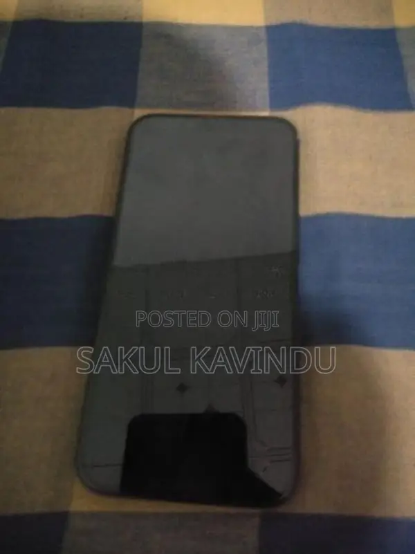 Apple iPhone 13 (Used)