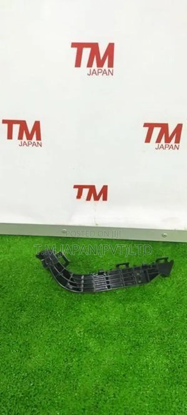 Suzuki Spacia Custom Rear Bumper Retainer (Right Side)