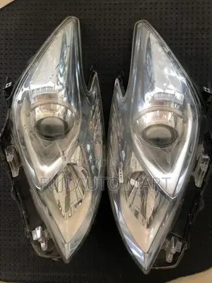 Toyota Prius Head Light