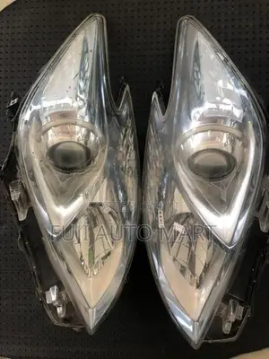 Toyota Prius Head Light