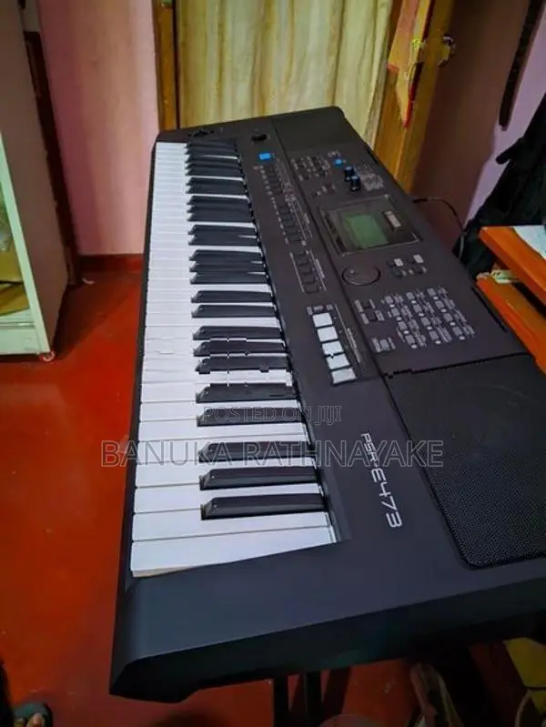 Yamaha PSR - e473 Keyboard