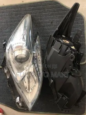Toyota Prius Head Light