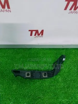 Suzuki Spacia Custom Rear Bumper Retainer (Right Side)
