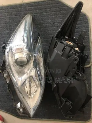Toyota Prius Head Light