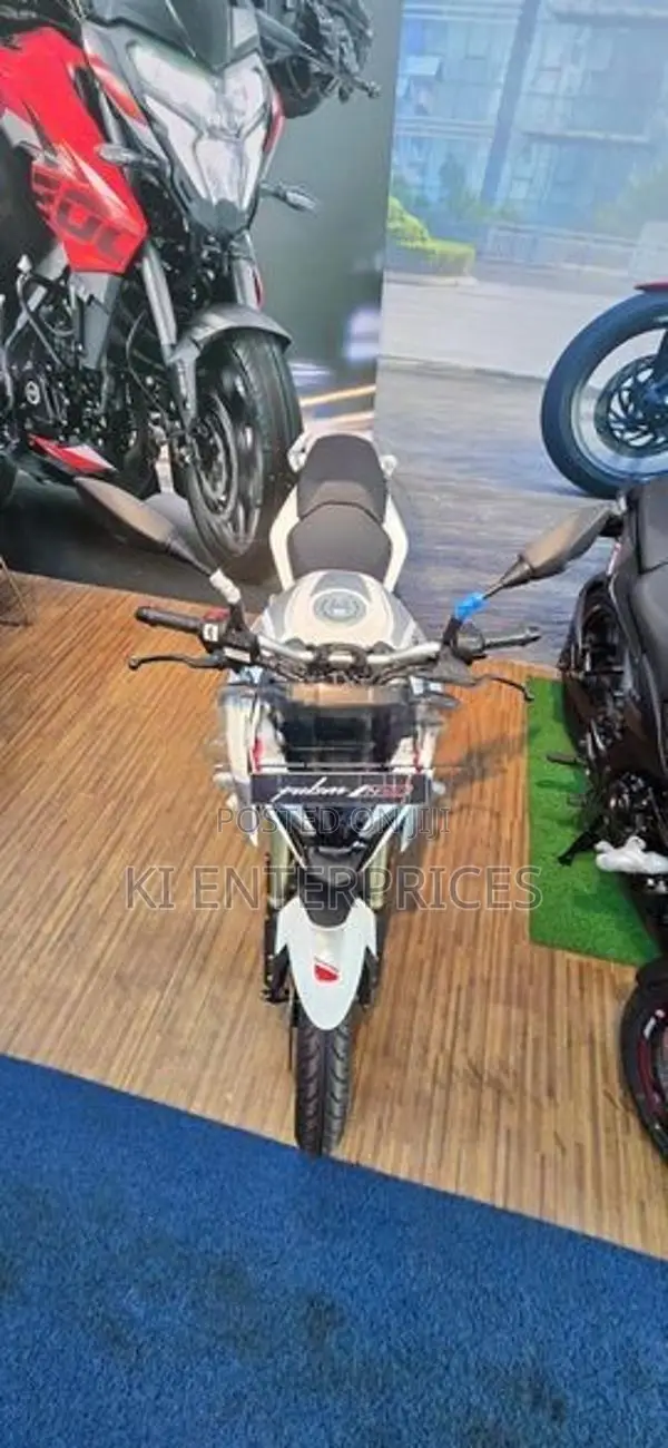 Bajaj Pulsar N160 Premium 2026