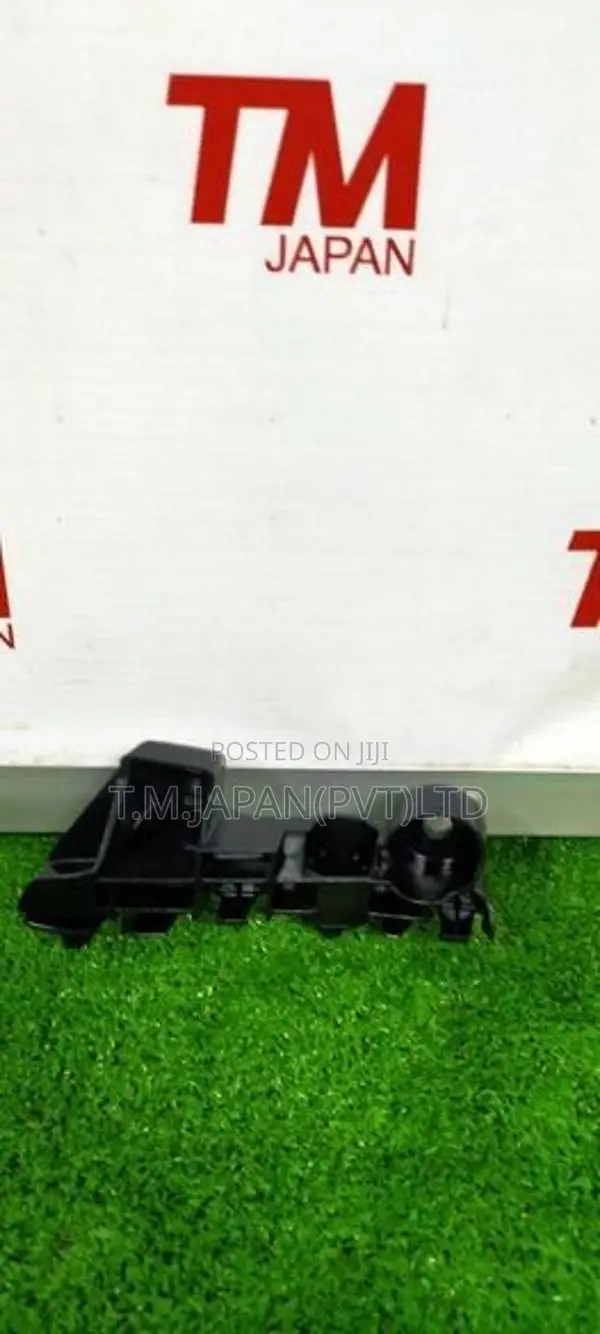 Suzuki Wagon R Front Bumper Retainer (one Side)