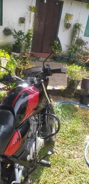 Bajaj V15 2017