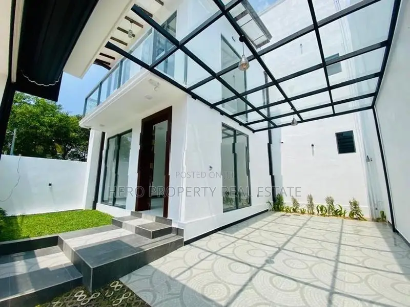 Modern Luxury House for Sale in Piliyandala