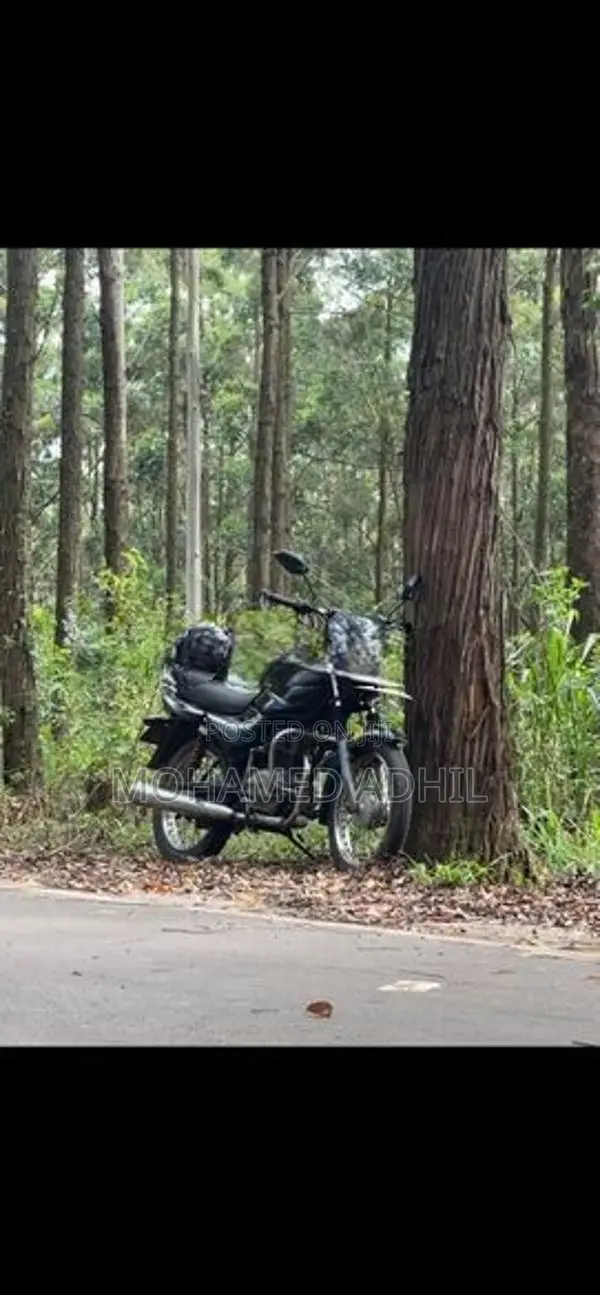 Bajaj CT100 2012