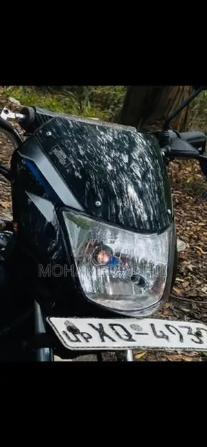 Bajaj CT100 2012