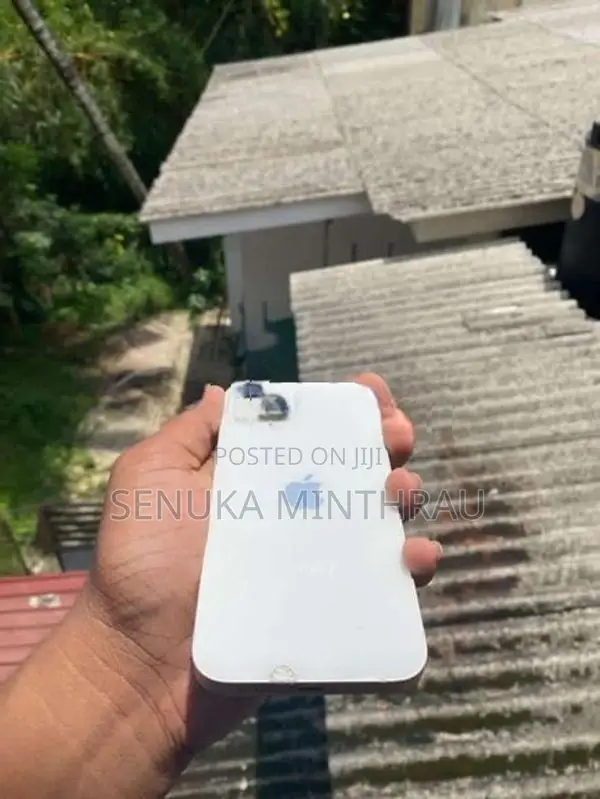 Apple iPhone 13 (Used)