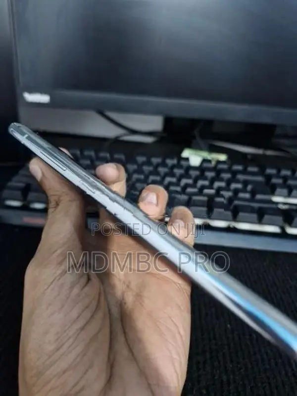 Samsung A Quantum A71 (Used)
