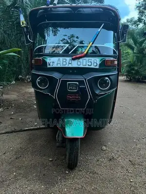Bajaj RE 2015