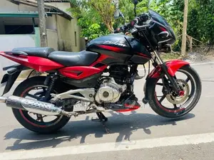 Bajaj Pulsar 180 2015