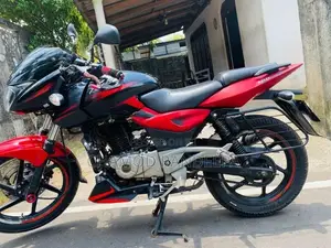 Bajaj Pulsar 180 2015