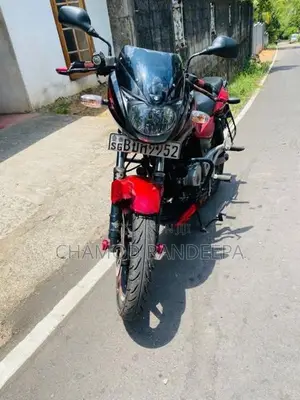 Bajaj Pulsar 180 2015