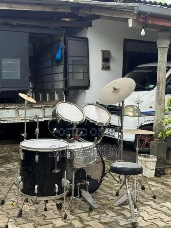 Tama Drum