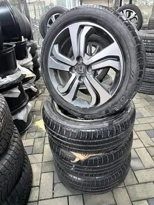 honda grace GM4 alloy wheels with tires