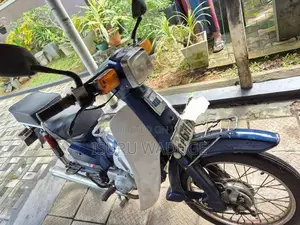 Honda Super Cub Custom 1998