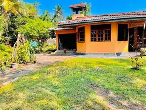 ඉතා වටිනා පර් 60 සමග ශක්තිමත් නිවසක් විකිණීමට මීගමුව