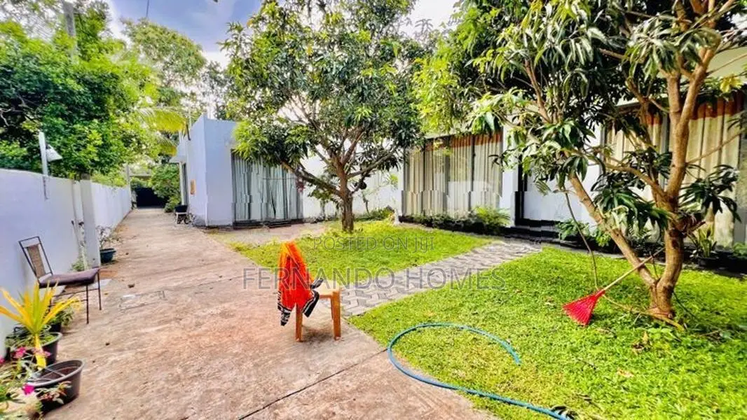Negombo Beach Side 4 Rooms All Attached Baths House For Sale In