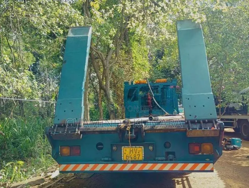 UD Self Loader 1999