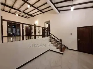 Piliyandala infront of CARGILLS FOOD CITY house for sale .