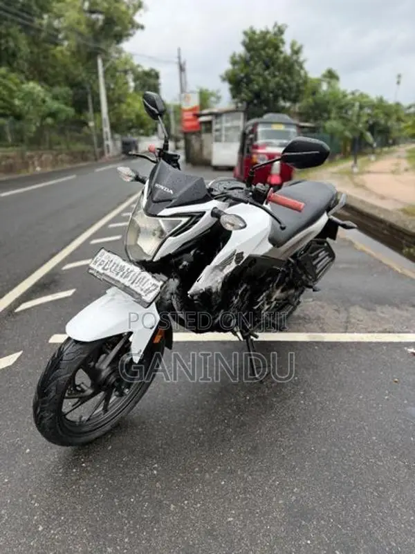 Honda CB Hornet 160R 2017