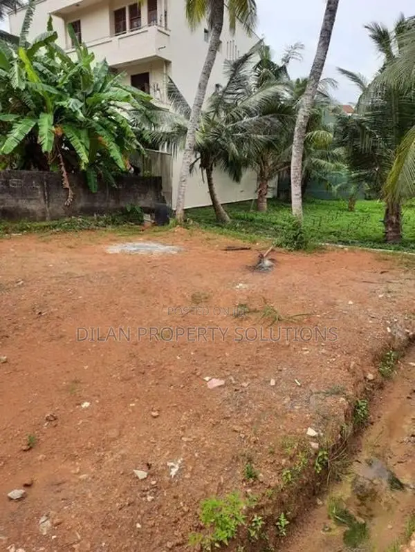 6 Perches Bare land for sale in Koswaththta, Baththramulla