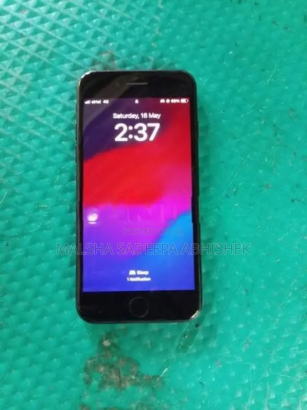Apple iPhone SE 2 (Used)