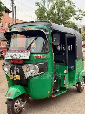 Bajaj RE 2018