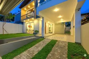 Ultra Mordern Super Quality 2 Storied House - Piliyandala
