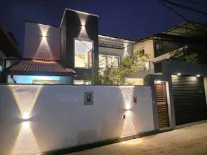 පිලියන්දලින් පර්චස් 11.5 ක අති නවීන සුකෝපබෝගී දෙමහල් නිවසක් විකිනීමට