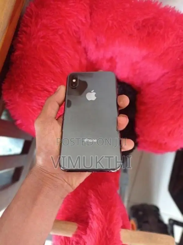 Apple iPhone XS (Used)