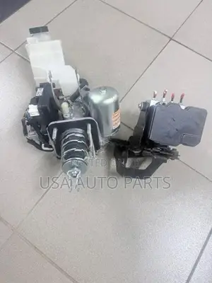 Nissan X Trail HNT32 XB ABS Unit