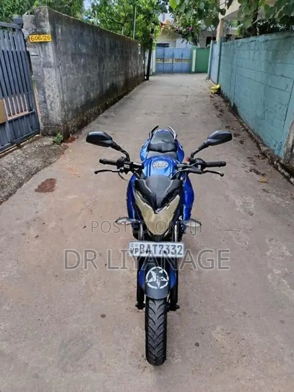 Bajaj Pulsar NS200 2017