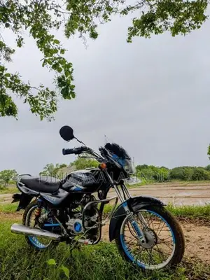 Bajaj CT100 2015