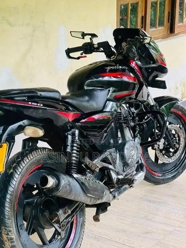 Bajaj Pulsar 180 2012