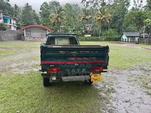 Tata Xenon RX 2005