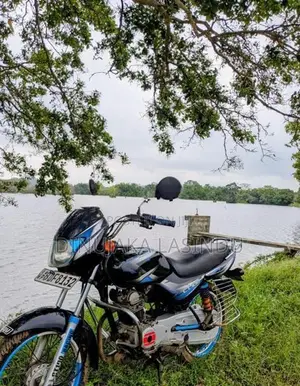 Bajaj CT100 2015