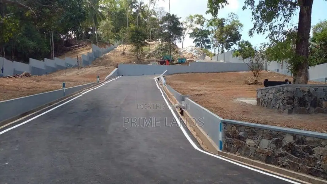 කරාපිටිය රෝහල ආසන්නයේ බිම් කොටස් විකිණීමට