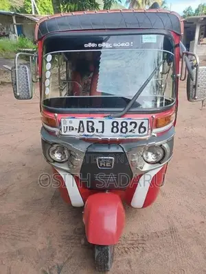 Bajaj RE 2015