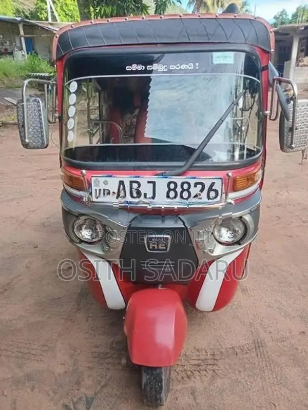 Bajaj RE 2015