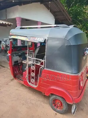 Bajaj RE 2015