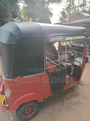 Bajaj RE 2015