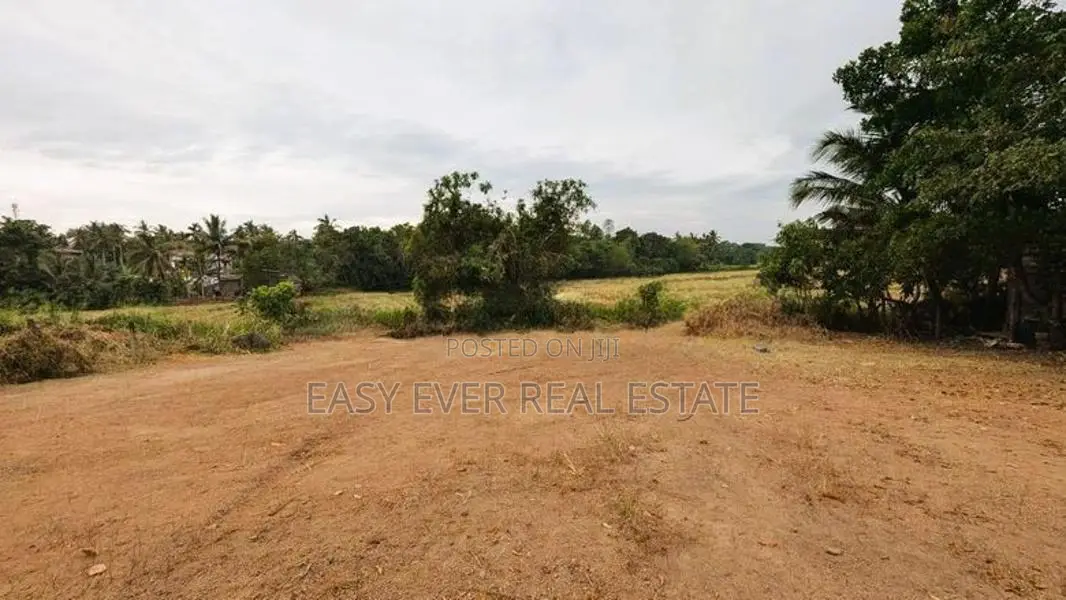 Land for sale in Nittambuwa