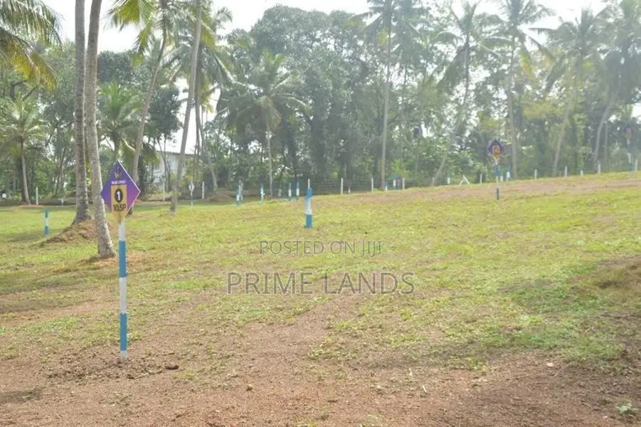 මොරටුව නගරය ආසන්නයේන් වටිනා ඉඩමක්