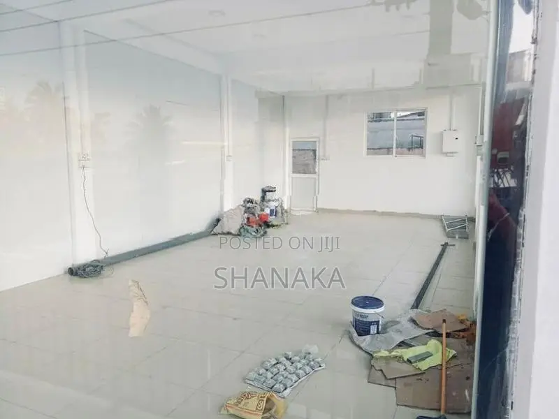 Main Road Facing: Standalone Commercial Building in Angoda