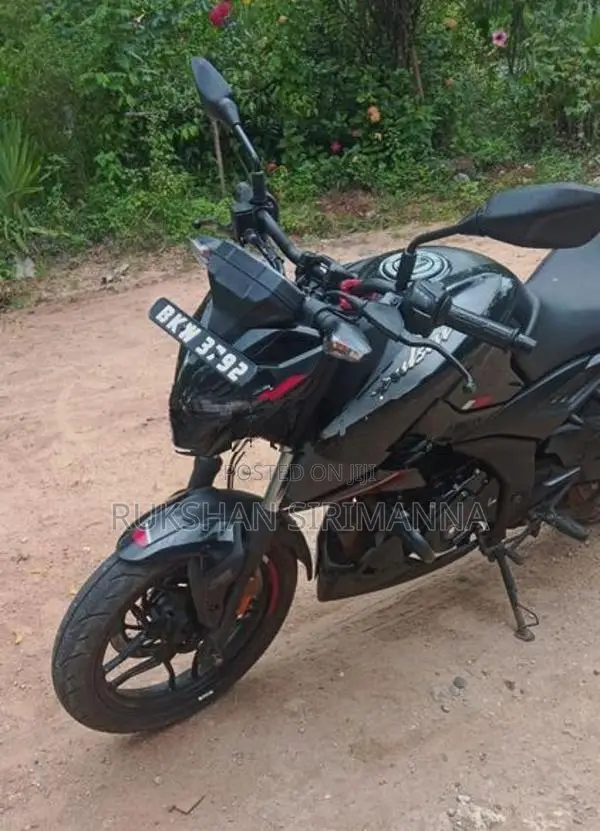 Bajaj Pulsar N160 2025